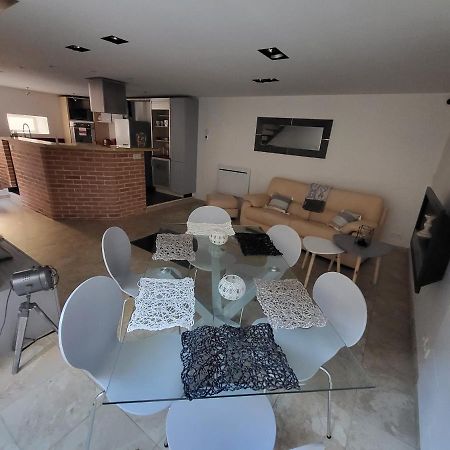 Agreable Maison De Ville A Villefranche Sur Saone Luaran gambar